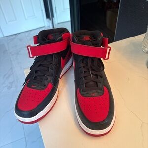 Nike Black and Red Sneakers Air Force One retro tennis shoes